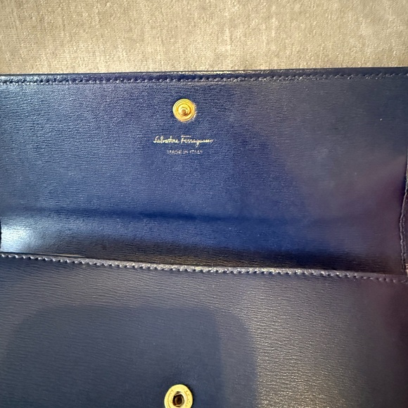 Salvatore Ferragamo Gancini Leather long wallet - Picture 5 of 9